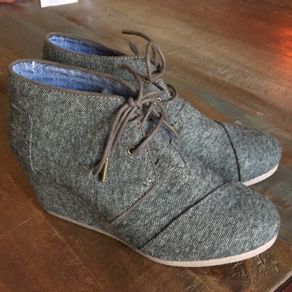 Toms Wedge Shoes